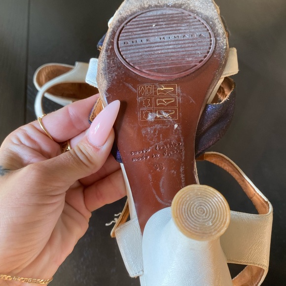 CHIE MIHARA LEATHER SANDALS WITH CUTOUTS AND GOLD DETAILING - Picture 6 of 6